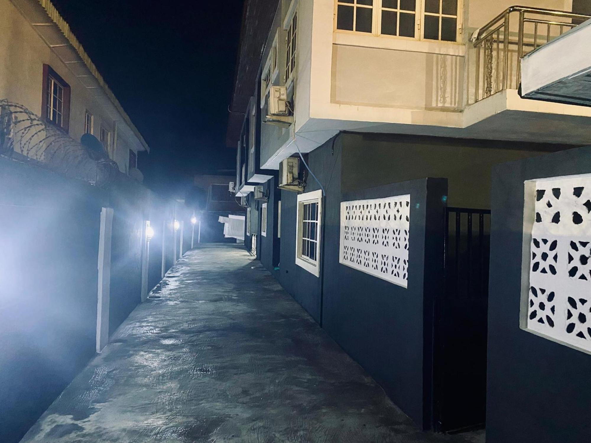 Haute Aparthotel Ikeja Extérieur photo
